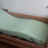 Polohovací postel + zdravotnická matrace